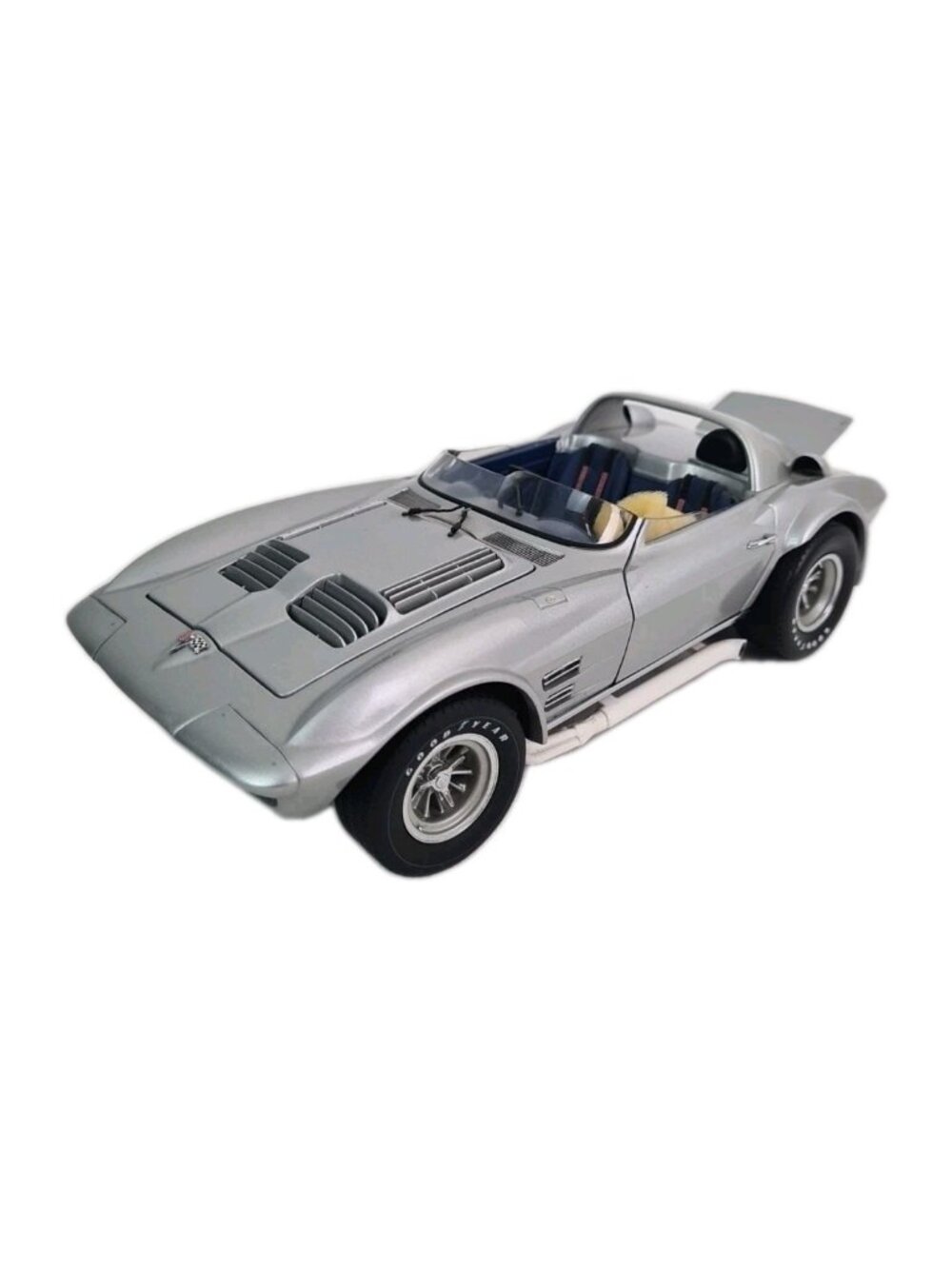 Exoto Racing Legends 63' Corvette Grand Sport Roadster Silver 1:18 Scale Rare